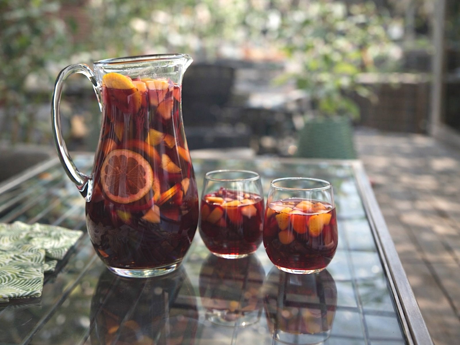 Spanish red wine sangria